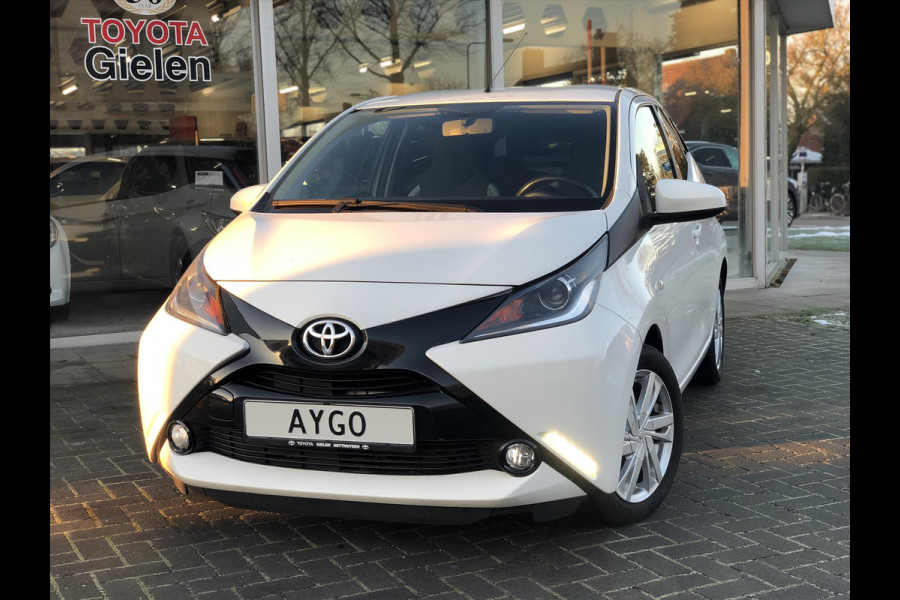 Toyota Aygo 1.0 VVT-i 5D X-Sport | Spoiler, Parkeercamera, Lichtmetalen velgen, Airconditioning, In hoogte verstelbare stoel