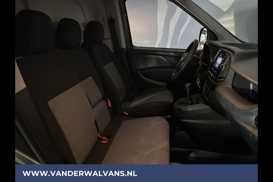 Fiat Dobló Cargo 1.6 MJ 105pk **BPM VRIJ voor de Ondernemer** L2H1 Euro6 Airco | 3-zits | Trekhaak Navigatie, Camera, Cruisecontrol, Imperiaal, Parkeersensoren, Bijrijdersbank