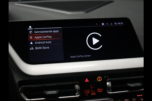 BMW 1-serie 118i High Executive [APPLE CARPLAY, DIGITAL DASH, CRUISE CONTROL, STOELVERWARMING,TREKHAAK, CAMERA, PDC V+A, NAVIGATIE, NIEUWSTAAT]