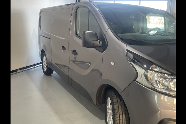 Renault Trafic 1.6 dCi T29 L2H1 120 PK / Navi / Camera Trekhaak