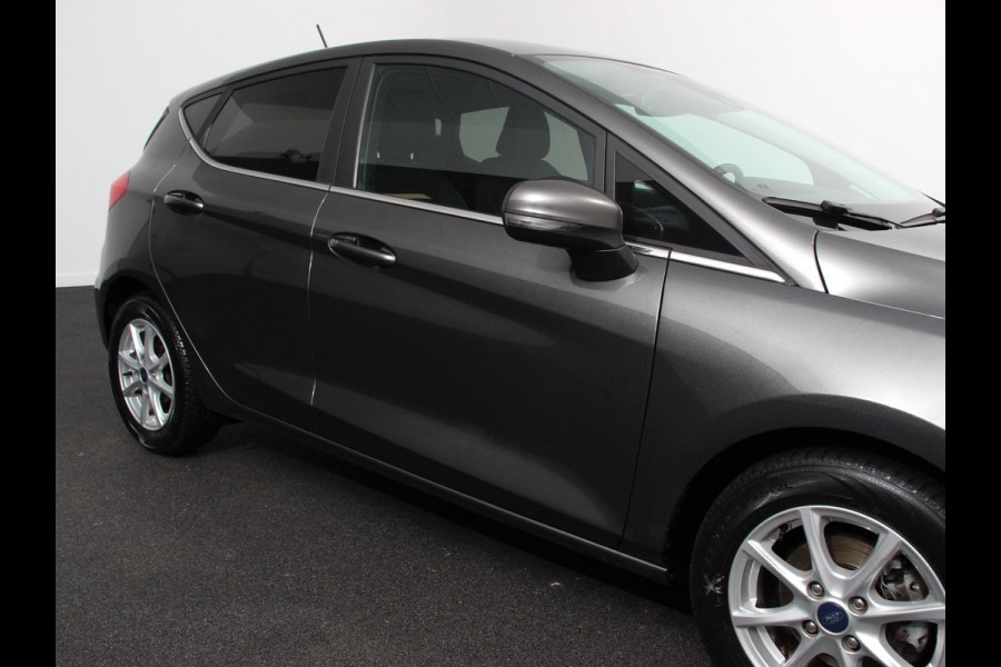 Ford Fiesta 1.0 EcoBoost Titanium | Navigatie | Climate Control | Parkeer sensoren | Cruise control | Stoelverwarming | Lichtmetalen Velgen