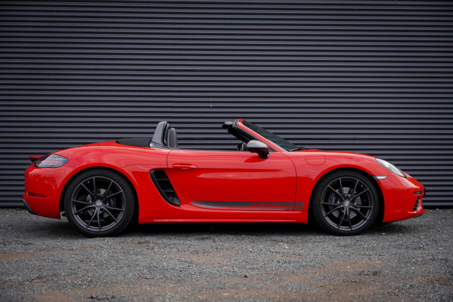 Porsche 718 Boxster 2.0 T / 20'' / Sportchrono / PDC / Navi / Stoelverwarming