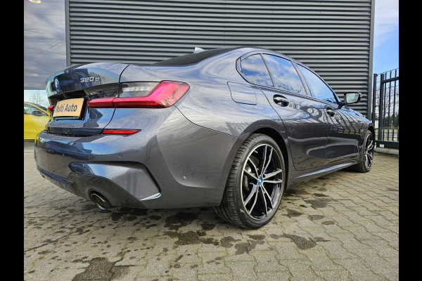 BMW 3-serie 320e M Sport Shadow Plug In Hybrid Dealer O.H PHEV | Schuifdak | Adaptive Cruise | Head Up | 19"L.M | Adaptive Onderstel | Keyless | Camera | Alcantara Sportstoelen |