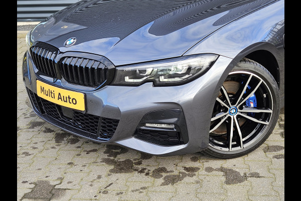 BMW 3-serie 320e M Sport Shadow Plug In Hybrid Dealer O.H PHEV | Schuifdak | Adaptive Cruise | Head Up | 19"L.M | Adaptive Onderstel | Keyless | Camera | Alcantara Sportstoelen |