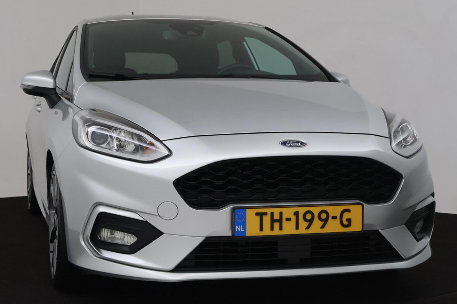 Ford Fiesta 1.0 EcoBoost ST-Line (PARKEERSENSOREN, NAVIGATIE, CRUISE CONTROL, STOELVERWARMING, NL-AUTO, GOED ONDERHOUDEN)