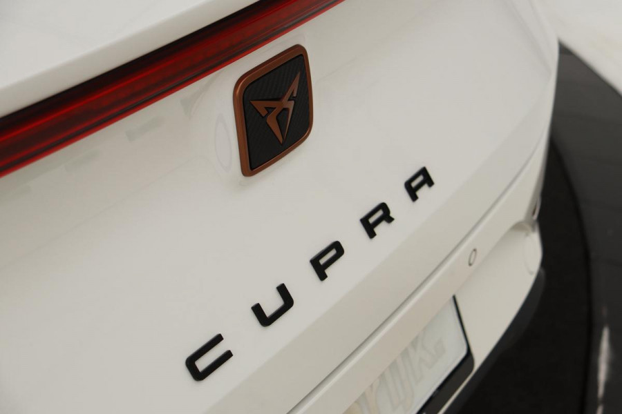 CUPRA Leon 1.4 e-Hybrid | Sfeerverlichting | Full LED | Stuurverwarming | Navigatie | Keyless | PDC | Sportstoelen | PHEV