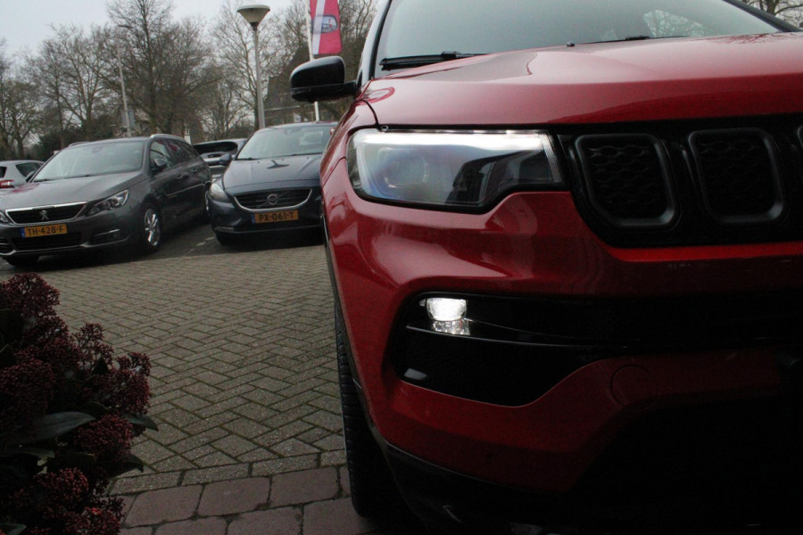 Jeep Compass 4xe SUMMIT 240PK PHEV AUTOMAAT | NAVIGATIE 10,25 "TOUCHSCREEN | APPLE CARPLAY/ANDROID AUTO | 360° CAMERA | DODEHOEK DETECTIE |ALPINE PREMIUM AUDIO | DAB+ RADIO | CLIMATE CONTROL | 19"GLOSS BLACK LICHTMETALEN VELGEN | ADAPTIVE / CRUISE CONTROL | DIGITAAL INSTRUMENTENPANEEL | LEDEREN BEKLEDING | VOORSTOELEN VERWARMD | STUUR VERWARMING ||ELEKTRISCH BEDIENBARE ACHTERKLEP | FULL LED KOPLAMPEN | LED MISTLAMPEN / BOCHTVERLICHTING | KEYLESS ENTRY & START | DRAADLOOS LADEN |