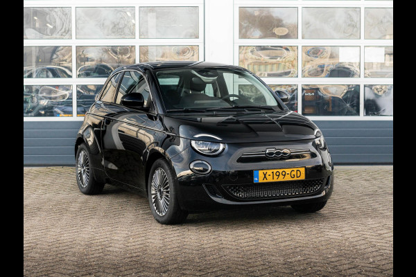 Fiat 500E 42 kWh | Clima | Cruise | Keyless | Camera| Apple Carplay | Stoelverwarming | BSM | Pack Style