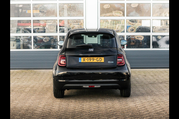 Fiat 500E 42 kWh | Clima | Cruise | Keyless | Camera| Apple Carplay | Stoelverwarming | BSM | Pack Style