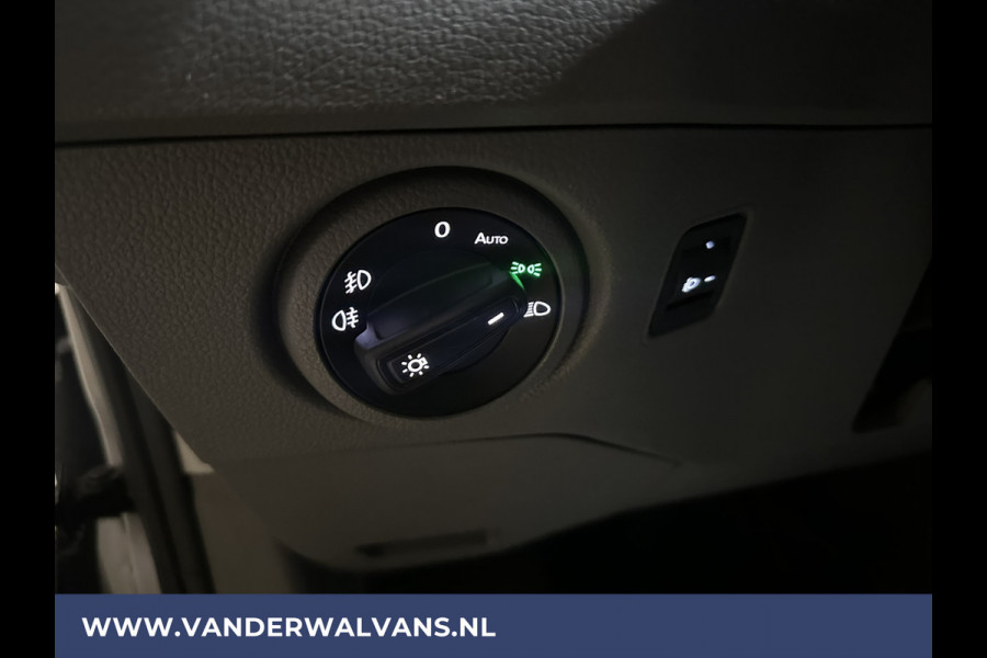 Volkswagen Crafter 2.0 TDI 140pk L3H3 L2H2 Euro6 ** Airco | Navigatie | 3000kg Trekhaak | Cruisecontrol | Camers parkeersensoren, verwarmde voorruit, apple carplay, android auto