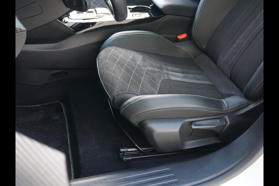 Peugeot e-2008 EV GT Pack 50 kWh Panoramadak | Alcantara Leder interieur