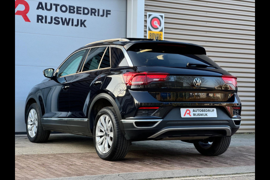 Volkswagen T-Roc 1.5 TSI Sport Pano/Virtual/Keyless/Camera