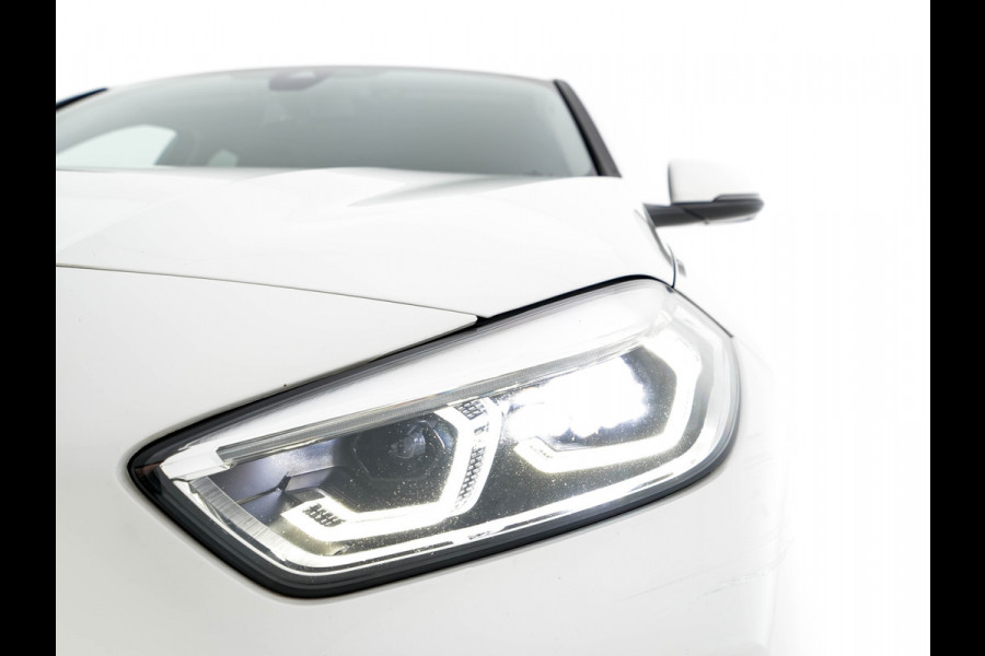 BMW 1-serie 118i High Executive Edition Sport-Line *DAKOTA-FULL-LEATHER | DIGI-COCKPIT | HARMAN-KARDON-AUDIO | FULL-LED | KEYLESS | NAVI-FULLMAP | DAB | CAMERA | ECC | APP.CONNECT | PDC | AMBIENT-LIGHT | CRUISE | SPORT-SEATS | 17"ALU*