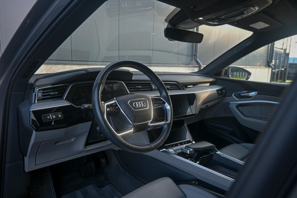 Audi e-tron 55 Quattro *Bang & Olufsen / Soft-Close / Surround-View / Panorama / Head-up Display / Standkachel*