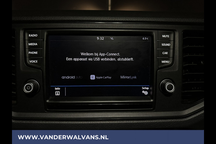 Volkswagen Crafter 2.0 TDI 141pk L3H2 L2H1 Euro6 Airco | Camera | Apple Carplay | Android Auto Parkeersensoren, Bijrijdersbank