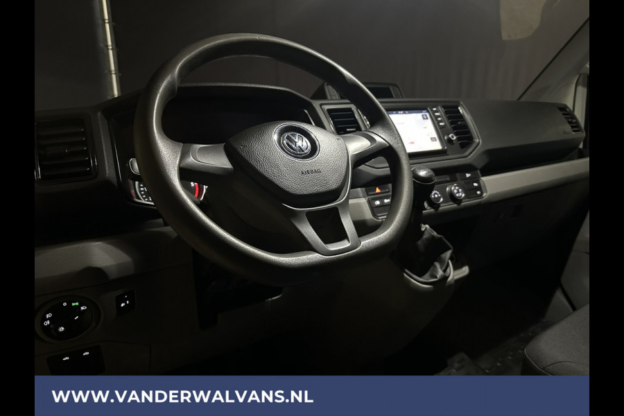 Volkswagen Crafter 2.0 TDI 141pk L3H2 L2H1 Euro6 Airco | Camera | Navigatie | 3000kg trekhaak Apple Carplay, Android Auto, Parkeersensoren, Bijrijdersbank