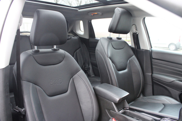 Jeep Compass 4xe 240 Plug-in Hybrid Electric S | LED | Winter Pack | Elektrisch glazen panorama-dak | Leer