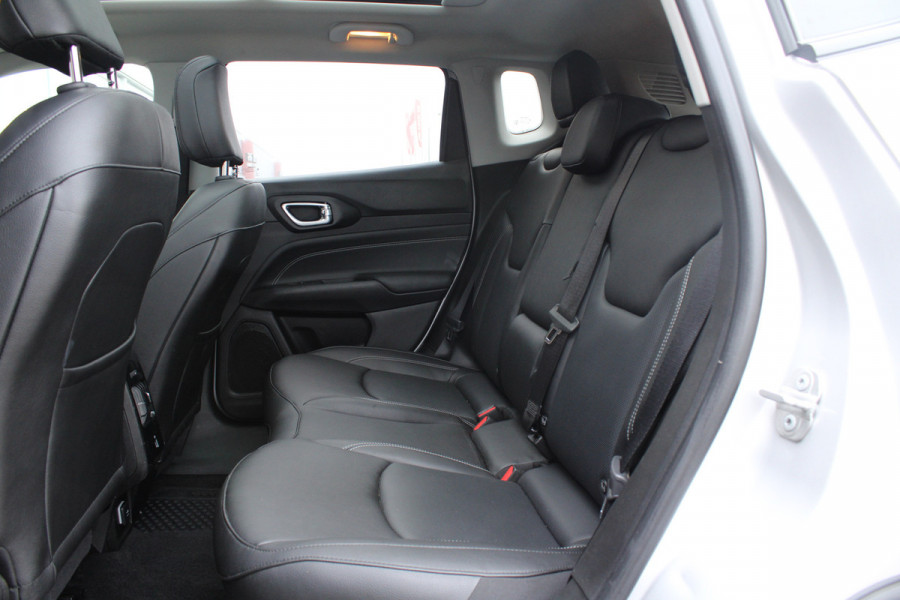 Jeep Compass 4xe 240 Plug-in Hybrid Electric S | LED | Winter Pack | Elektrisch glazen panorama-dak | Leer