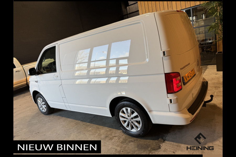 Volkswagen Transporter 2.0 TDI L1H2 Highline 150 PK Automaat. Navi. Trekhaak