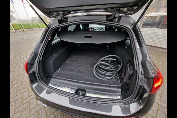 Mercedes-Benz C-Klasse Estate 300 e AMG Line|Trekhaak|sfeer-verlichting|elect.stoelen|Camera|NL-auto|