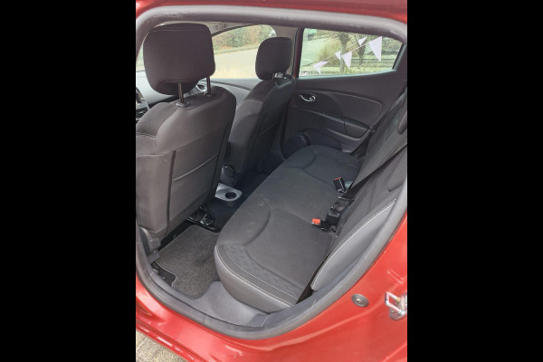 Renault Clio 0.9 TCe Limited | Parkeersensoren achter | Cruise Control | Keyless entry | Keyless Start | Navigatiesysteem