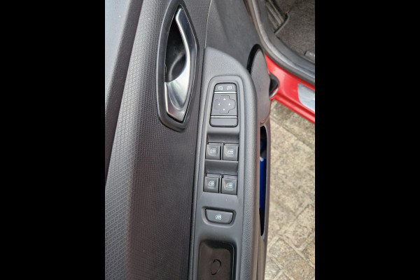 Renault Clio 0.9 TCe Limited | Parkeersensoren achter | Cruise Control | Keyless entry | Keyless Start | Navigatiesysteem