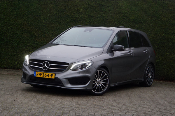 Mercedes-Benz B-Klasse B 180 AMG line Night | Panorama Carplay Sfeerverlichting