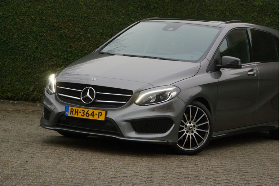 Mercedes-Benz B-Klasse B 180 AMG line Night | Panorama Carplay Sfeerverlichting