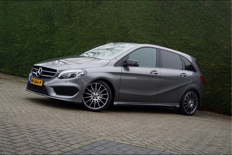 Mercedes-Benz B-Klasse B 180 AMG line Night | Panorama Carplay Sfeerverlichting