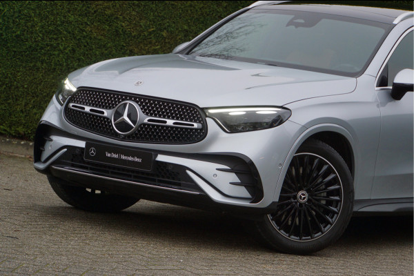 Mercedes-Benz GLC GLC 300 e 4M AMG Line | Bruin int | Achterasbesturing Luchtvering Panorama