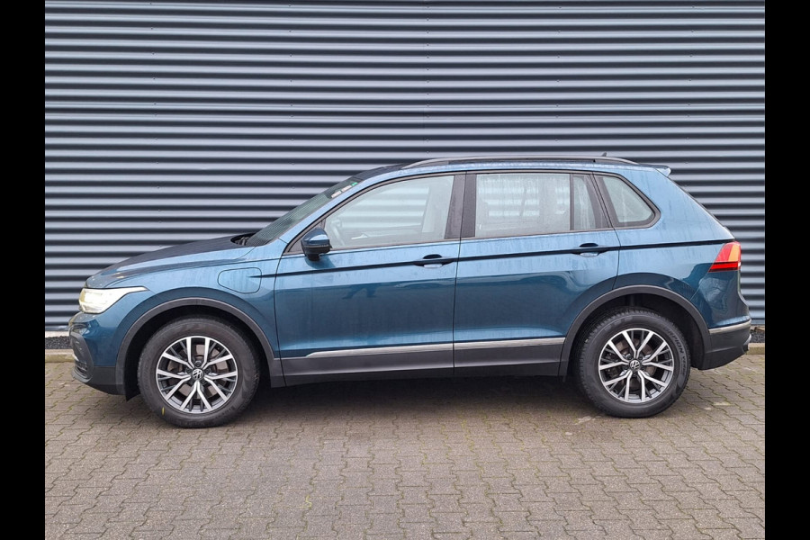 Volkswagen Tiguan 1.4 TSI Life 245pk Plug In Hybrid PHEV | Panorama Dak | Adaptive Cruise | Navigatie | Sportstoelen + Massage | Spraakbediening |