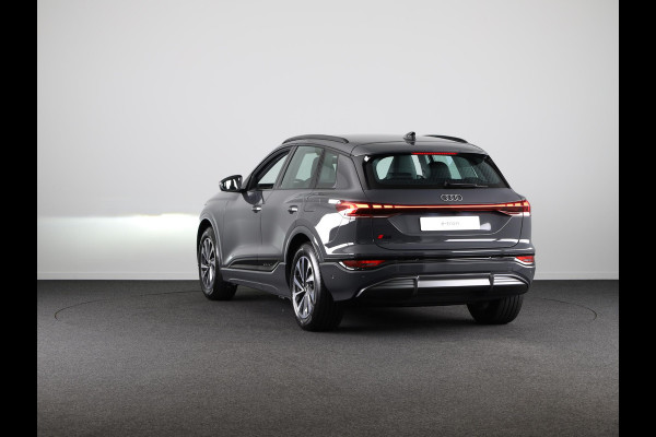 Audi Q6 Advanced edition e-tron perf 225kW/306pk 100Kwh Ha Tech Plus pakket, sportstoelen met leder, omgevingscamera's, adaptive cruisecontrol, verwarmbare voor en achterstoelen