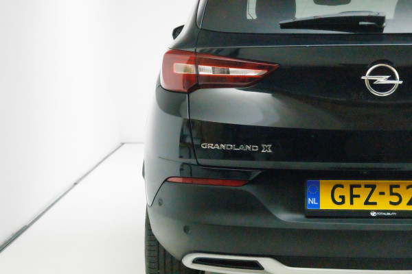 Opel Grandland X 1.6 Turbo Hybrid4 Ultimate 300 PK Automaat Leer, Stoelverw. & Stoelkoeling, Elec. verst. best. stoel met geheugen, 19" LMV