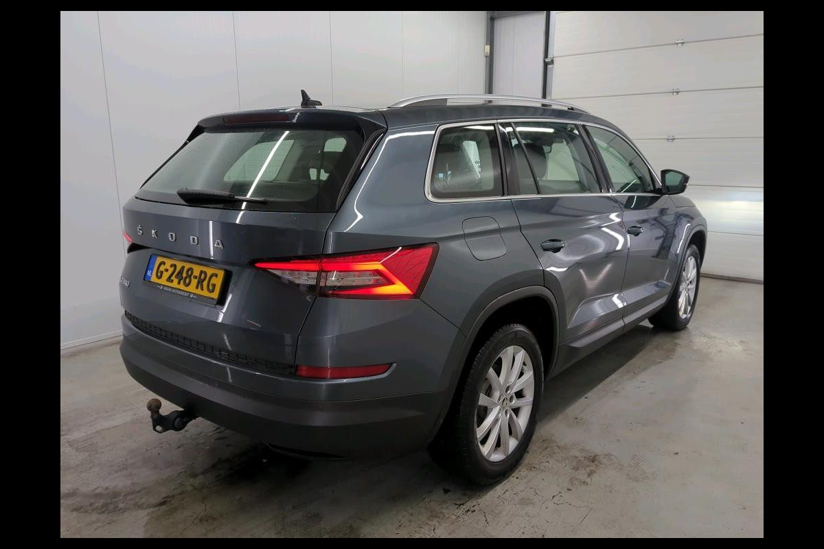 Škoda Kodiaq 1.5 TSI Business Edition NL AUTO | TREKHAAK | PANO | STOELVERW | CAMERA |