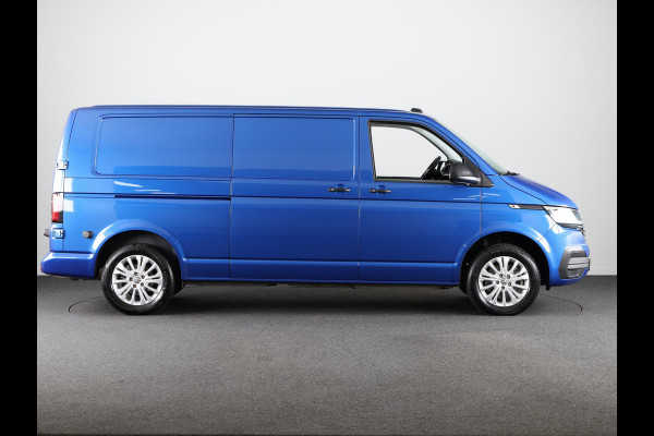 Volkswagen Transporter 2.0 TDI L2H1 30 Highline 204 pk Automaat (DSG) | Navigatie | Adaptieve cruise control | LED koplampen | Stoelverwarming |