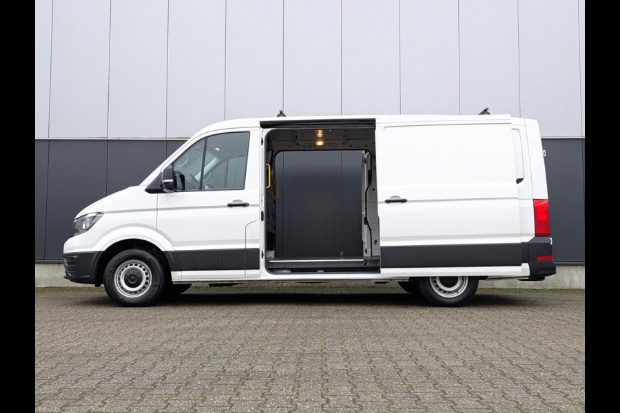 Volkswagen Crafter 30 2.0 TDI 102PK L2H1 TREKHAAK CRUISE AIRCO 3 PERSONEN