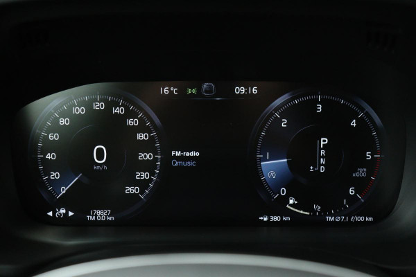 Volvo XC60 2.0 D4 R-Design | Adaptive cruise | Stoel & stuurverwarming | Trekhaak | Half leder | Full LED | Achterbankverwarming | Navigatie