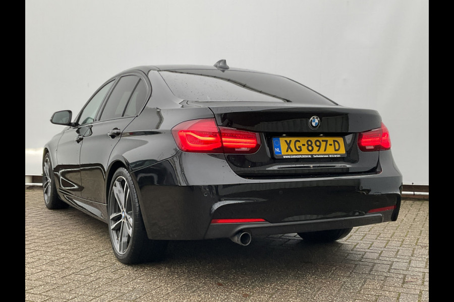 BMW 3 Serie 318i M Sport HeadUp Sportzetels+leer/Verw 19inch Orig-NL Edition