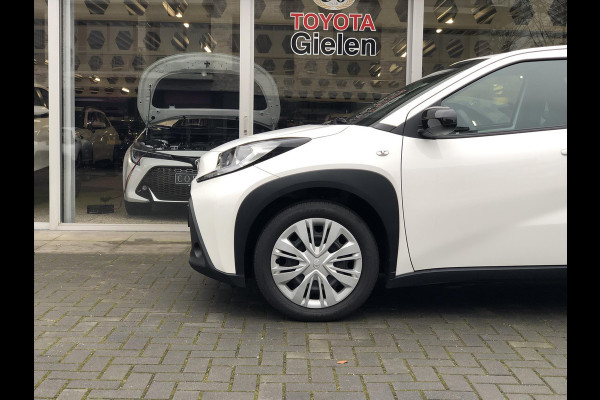 Toyota Aygo X 1.0 VVT-i Play | Stoelverwarming, Apple CarPlay/Android Auto, Parkeercamera, Airco, Lichtsensor, Adaptive cruise control, Weinig