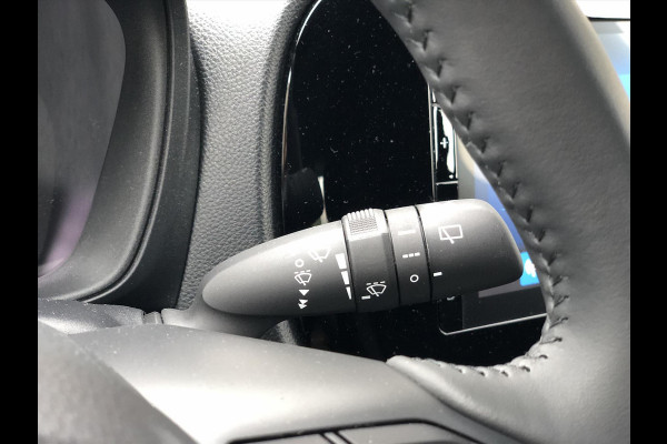 Toyota Aygo X 1.0 VVT-i Play | Stoelverwarming, Apple CarPlay/Android Auto, Parkeercamera, Airco, Lichtsensor, Adaptive cruise control, Weinig