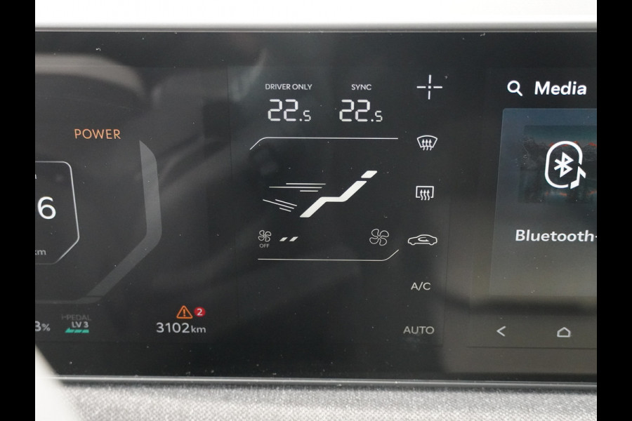 Kia EV3 GT-Line 81.4 kWh - Rijdende Demo - Draadloze Apple CarPlay / Android Auto - Stoel en stuurwiel verwarming - Panoramadak - Harman Kardon Audio - Dodehoek assistent - Fabrieksgarantie tot 11-2031