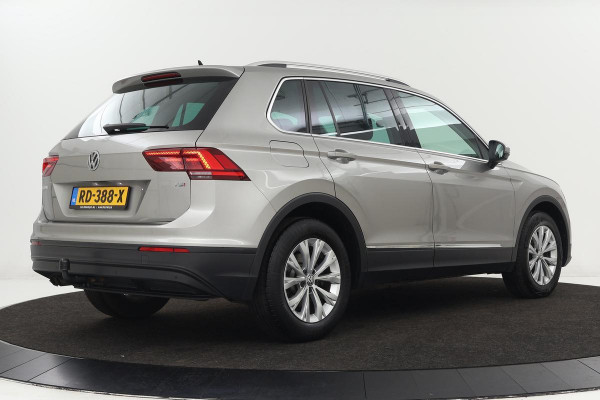 Volkswagen Tiguan 1.4 TSI Comfortline | Trekhaak | Full LED | Navigatie | Adaptive cruise | Carplay | PDC | Climate control