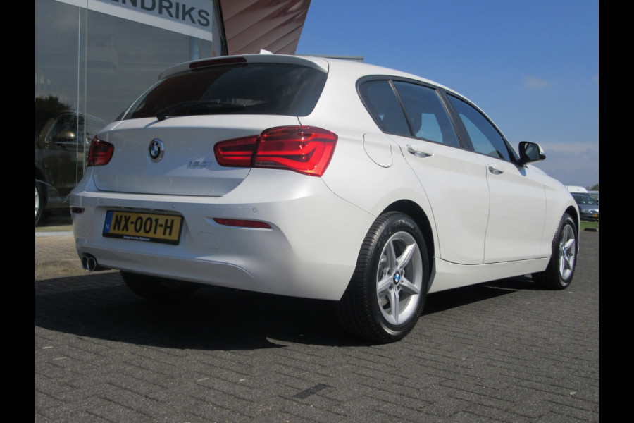 BMW 1-serie 120I Automaat 184 PK HIGH EXECUTIVE (occasion) Led verlichting, Navi , PDC V+A , Automaat
