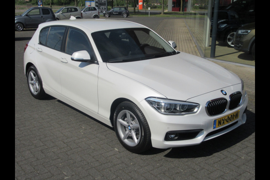 BMW 1-serie 120I Automaat 184 PK HIGH EXECUTIVE (occasion) Led verlichting, Navi , PDC V+A , Automaat