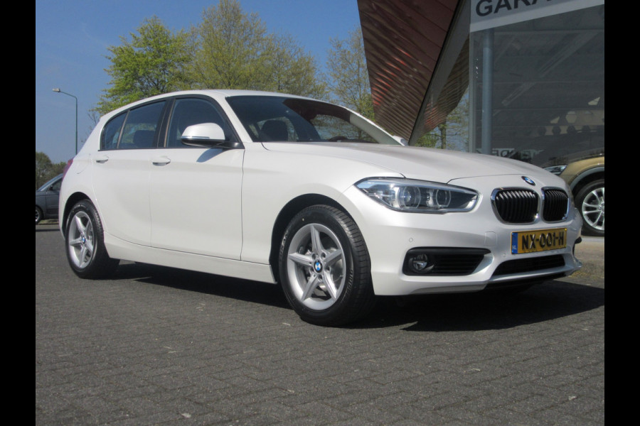 BMW 1-serie 120I Automaat 184 PK HIGH EXECUTIVE (occasion) Led verlichting, Navi , PDC V+A , Automaat