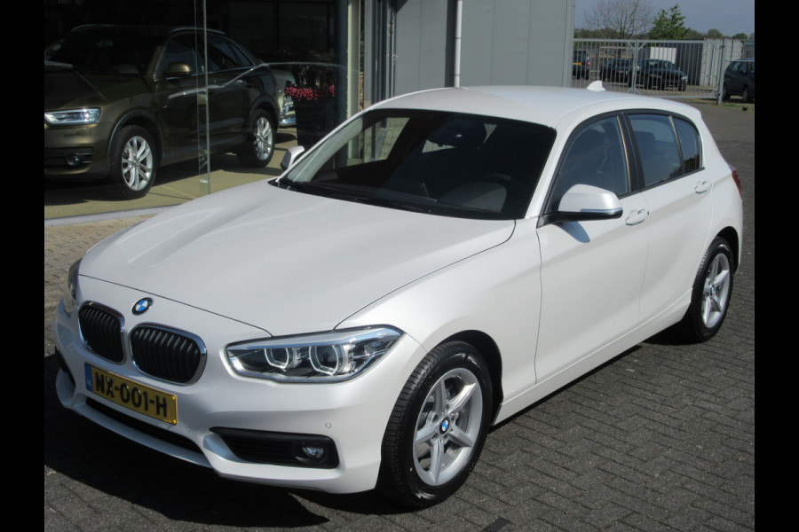 BMW 1-serie 120I Automaat 184 PK HIGH EXECUTIVE (occasion) Led verlichting, Navi , PDC V+A , Automaat