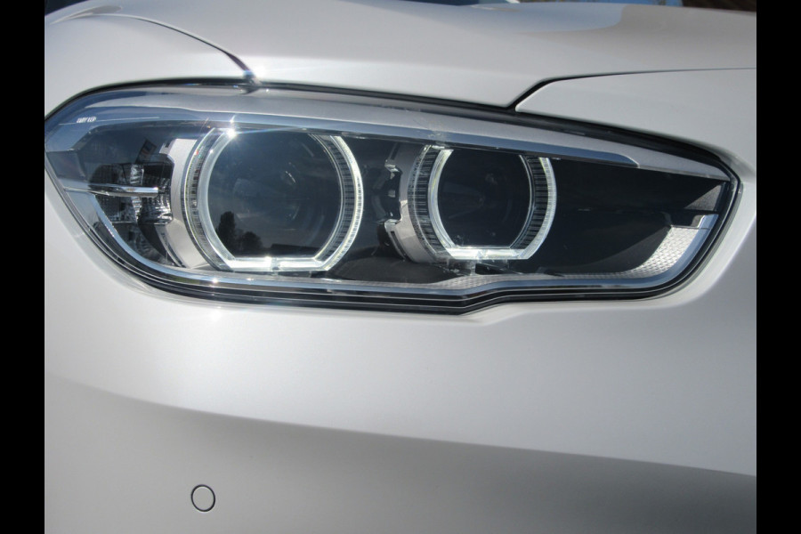 BMW 1-serie 120I Automaat 184 PK HIGH EXECUTIVE (occasion) Led verlichting, Navi , PDC V+A , Automaat