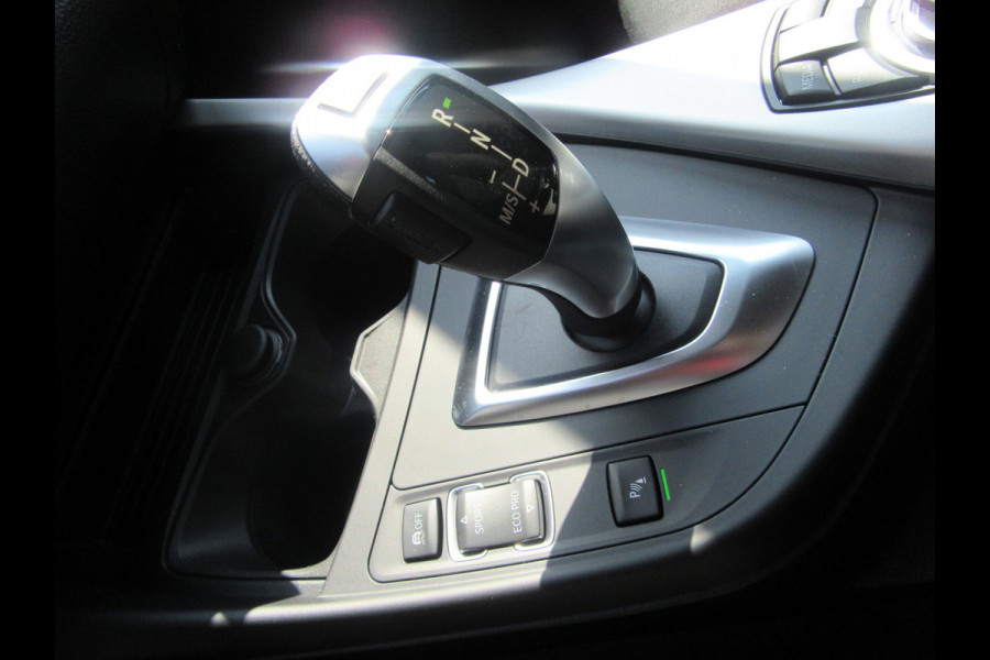 BMW 1-serie 120I Automaat 184 PK HIGH EXECUTIVE (occasion) Led verlichting, Navi , PDC V+A , Automaat