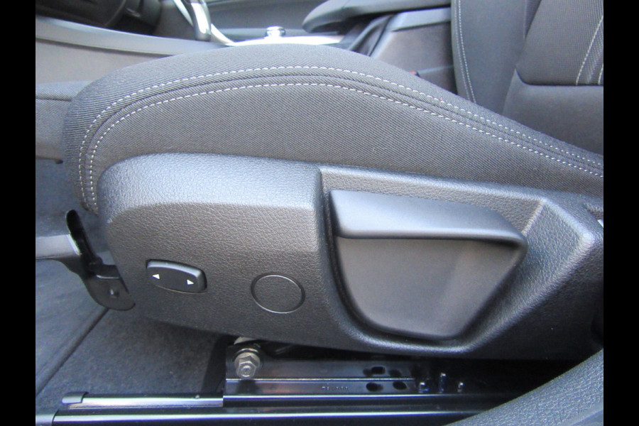 BMW 1-serie 120I Automaat 184 PK HIGH EXECUTIVE (occasion) Led verlichting, Navi , PDC V+A , Automaat
