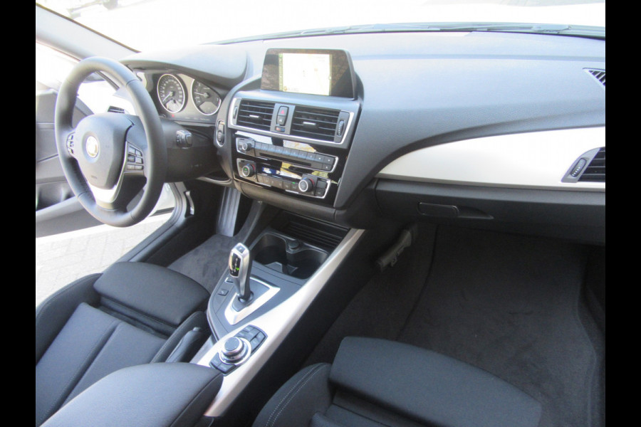BMW 1-serie 120I Automaat 184 PK HIGH EXECUTIVE (occasion) Led verlichting, Navi , PDC V+A , Automaat